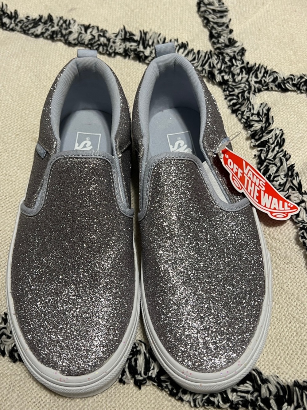 New Vans Asher Glitter Sidewall Light Grey Slip-On Sneakers size 4 MY - Picture 2 of 7